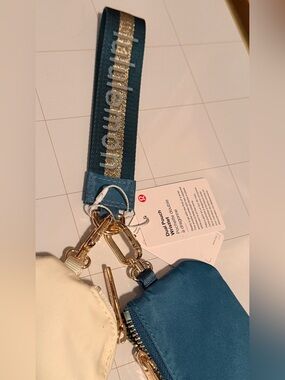 lululemon athletica Dual Pouch Key & Card Holder with Teal Blue and Cream Strap